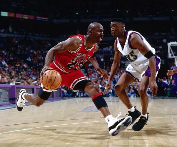 往另一个更 往另一个更